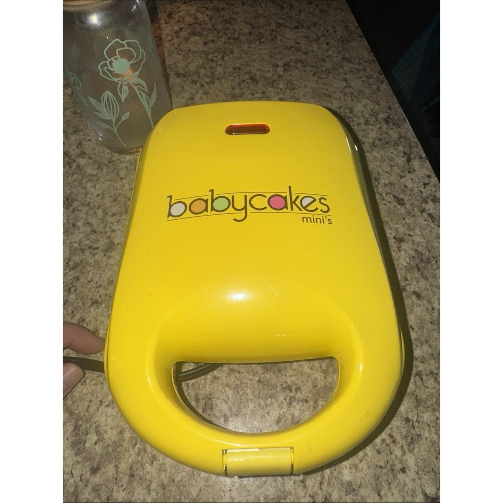 Babycakes Mini Donut Maker Makes 4 Lemon Yellow